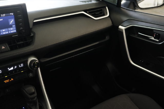 Used 2021 Toyota RAV4 XLE FWD image 27