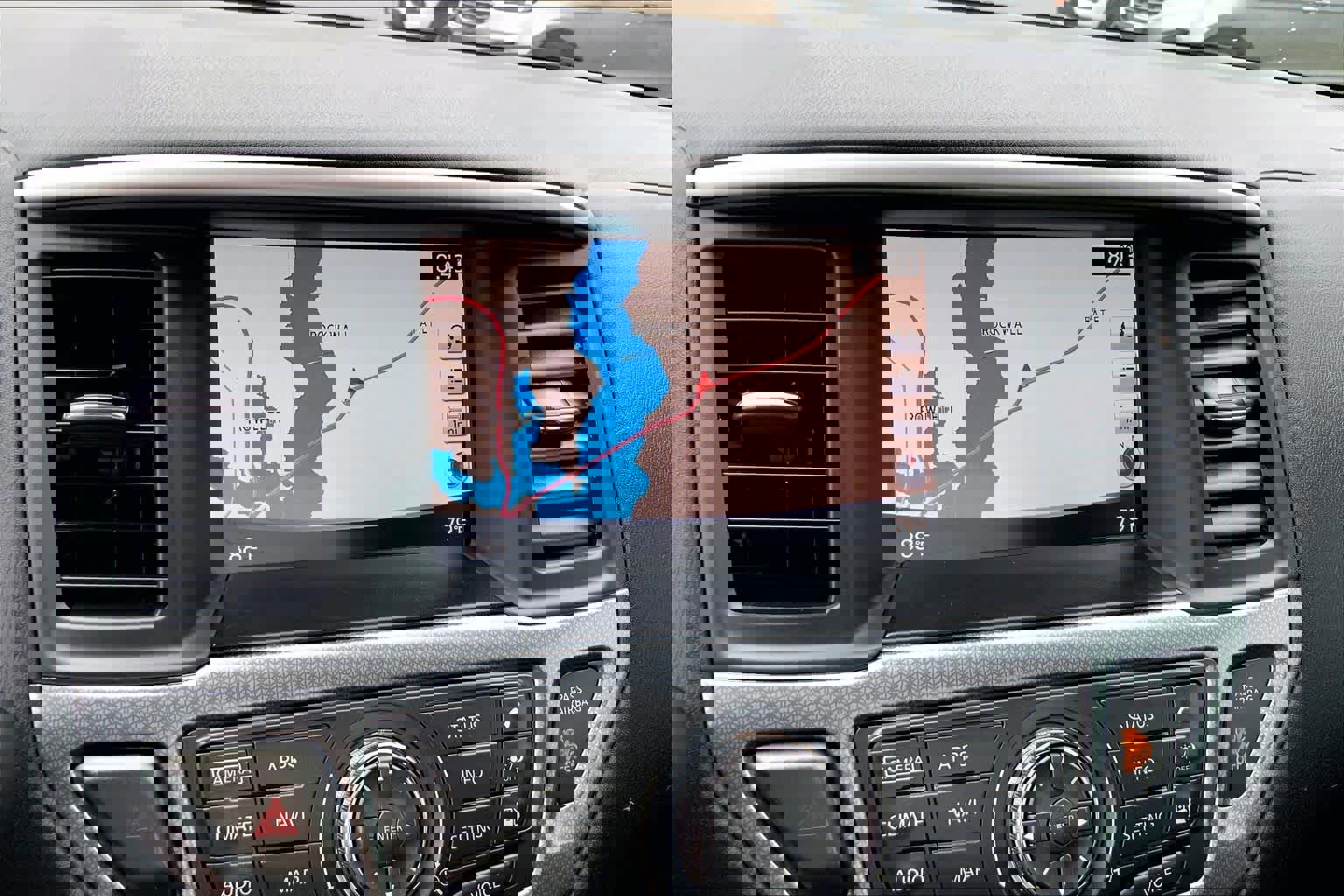 Used 2019 Nissan Pathfinder SL image 23