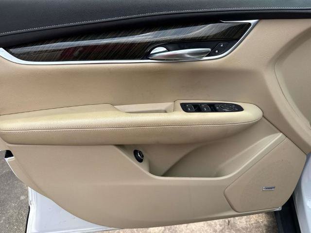 Used 2019 Cadillac XT5 FWD image 18