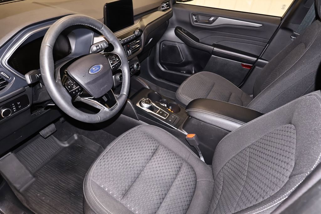 Certified 2023 Ford Escape Active AWD/4WD image 33