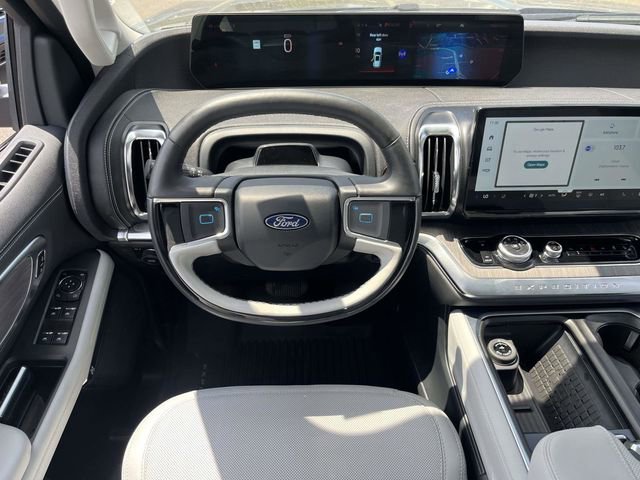 Certified 2025 Ford Expedition Platinum w/ Platinum Ultimate Package AWD/4WD image 10