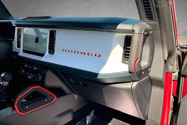 Certified 2025 Ford Bronco Heritage Edition AWD/4WD image 15