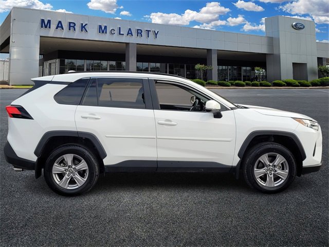 Used 2025 Toyota RAV4 XLE video 2