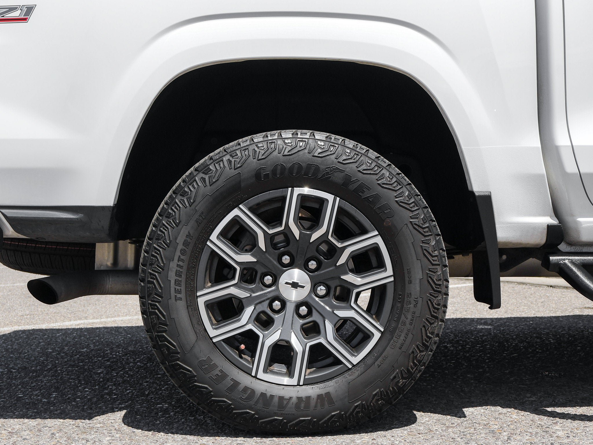 Used 2023 Chevrolet Colorado Z71 w/ Z71 Convenience Package 2 AWD/4WD image 12