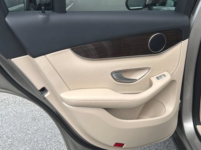 Used 2022 Mercedes-Benz GLC 300 image 22