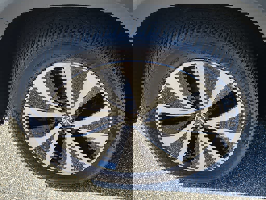 Used 2022 Volkswagen Taos SE FWD image 11