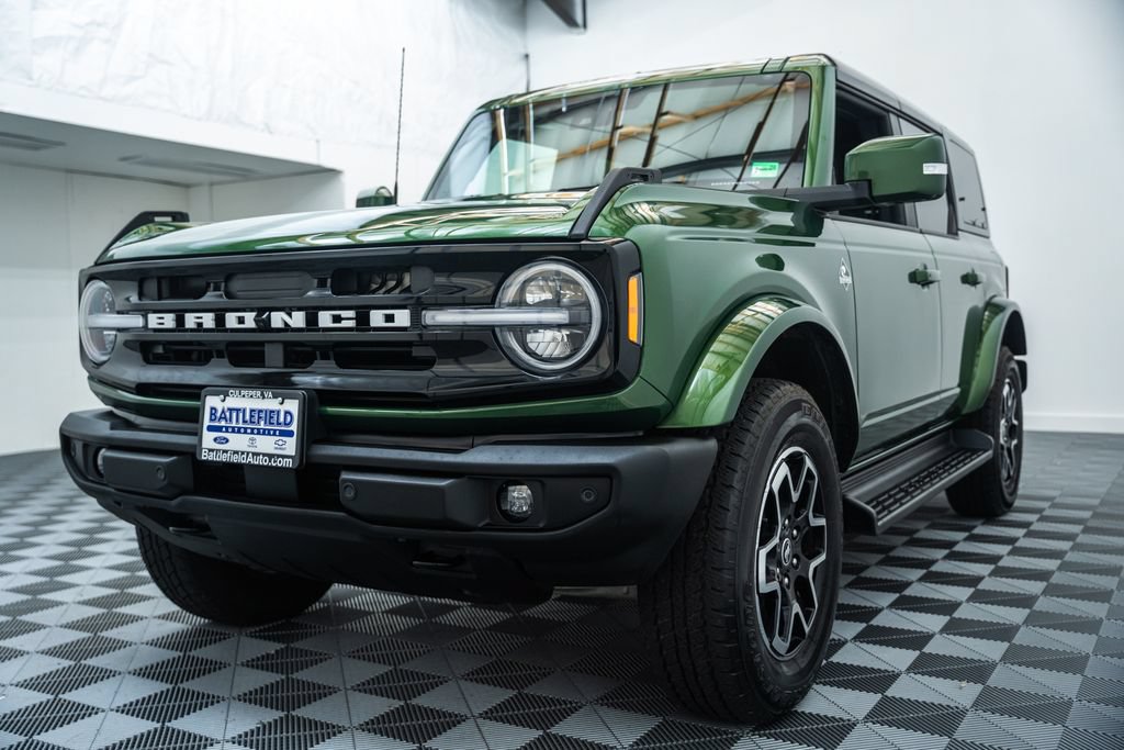 Certified 2025 Ford Bronco Outer Banks AWD/4WD image 3