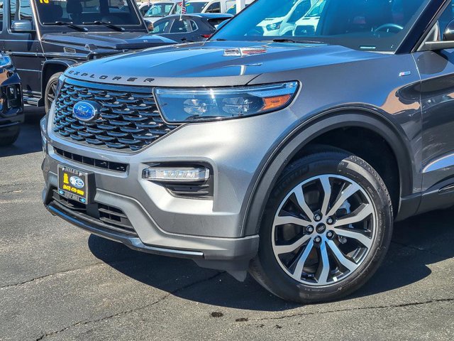 Certified 2023 Ford Explorer ST-Line image 2