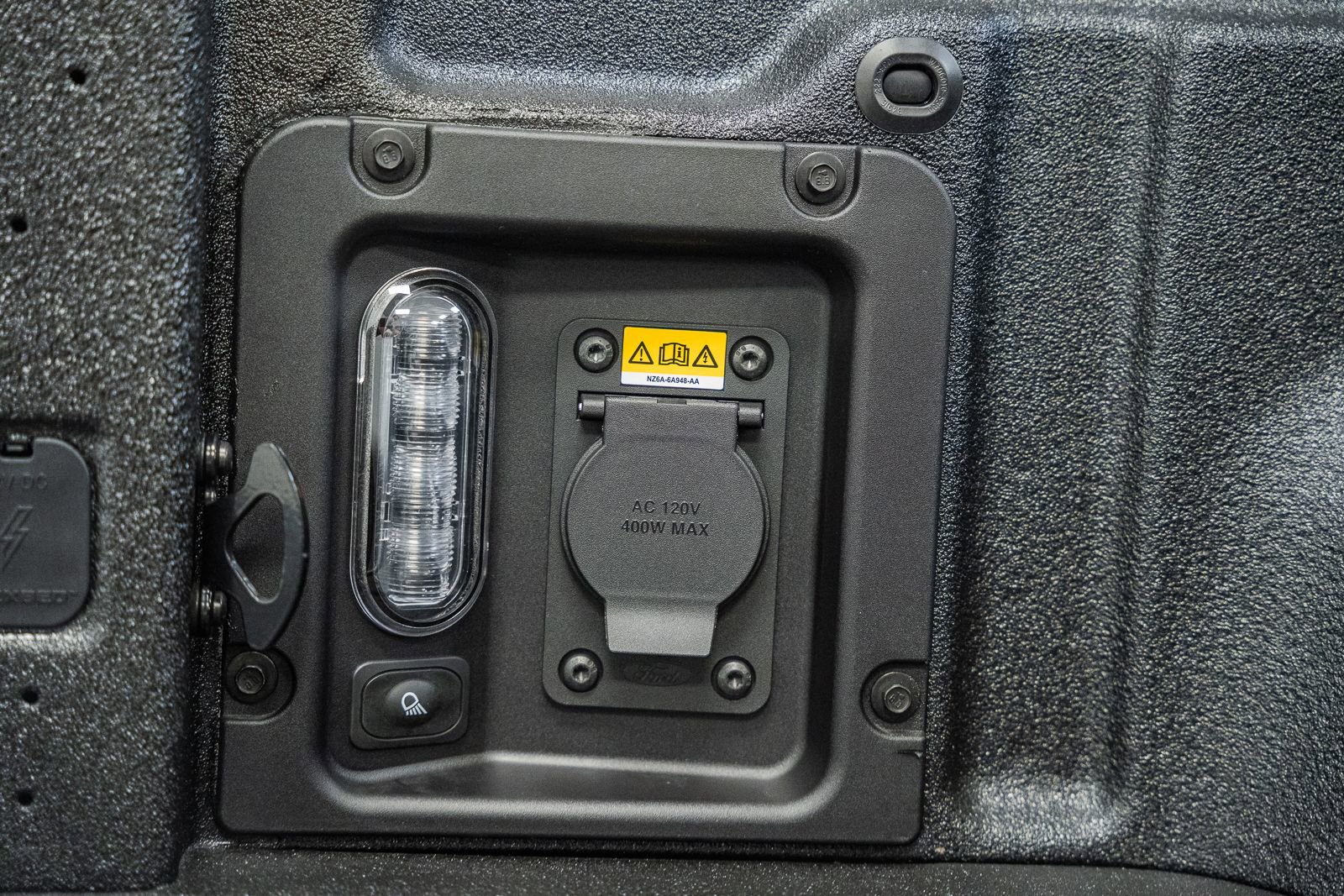 Certified 2026 Ford Maverick Lariat w/ Black Appearance Package image 13