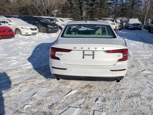 Used 2019 Volvo S60 T5 Momentum w/ Premium Package image 5