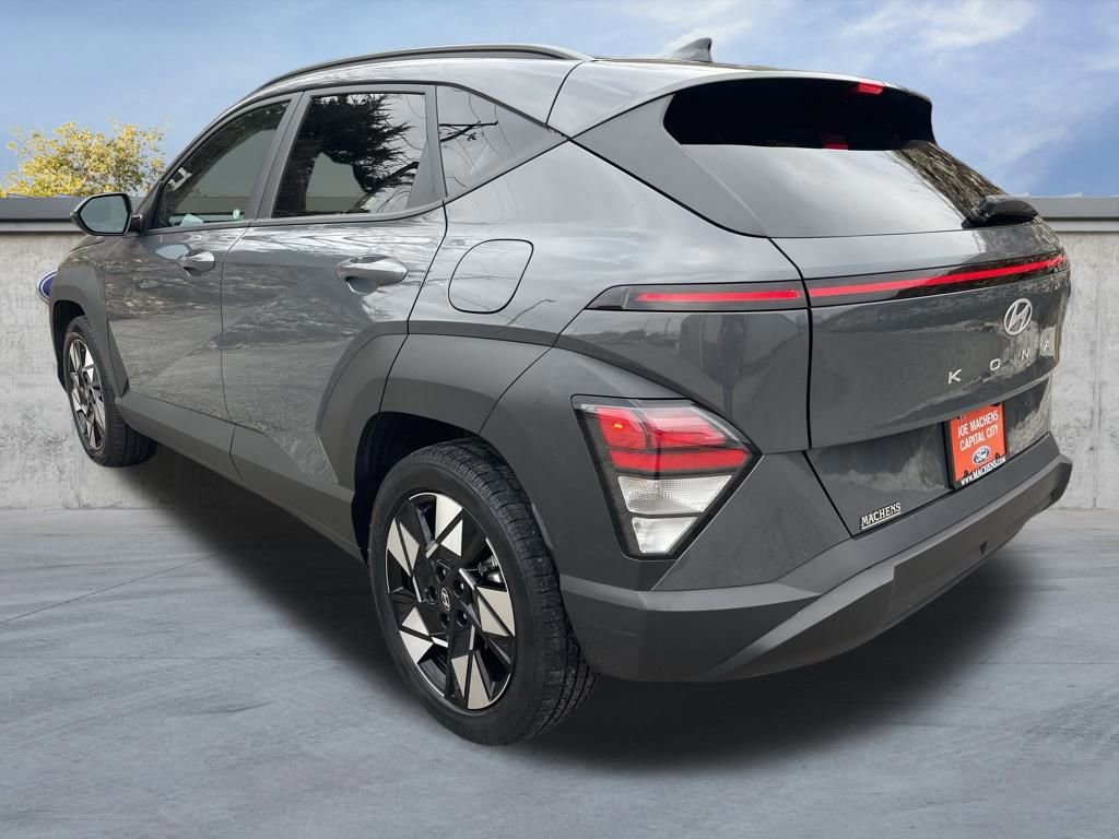 Used 2025 Hyundai Kona SEL image 3