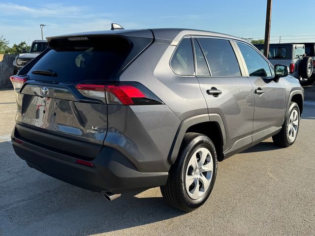 Used 2025 Toyota RAV4 LE AWD/4WD image 8