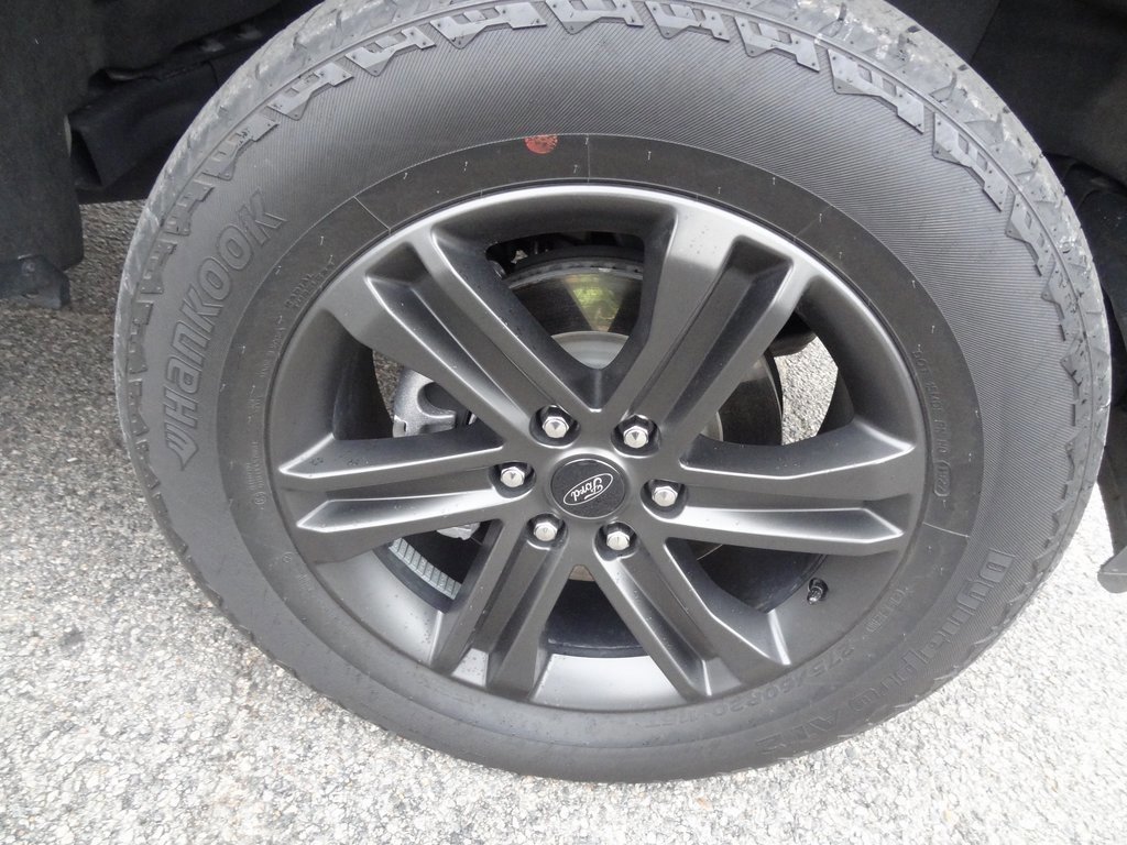 Certified 2022 Ford F150 XLT w/ Equipment Group 302A High image 11