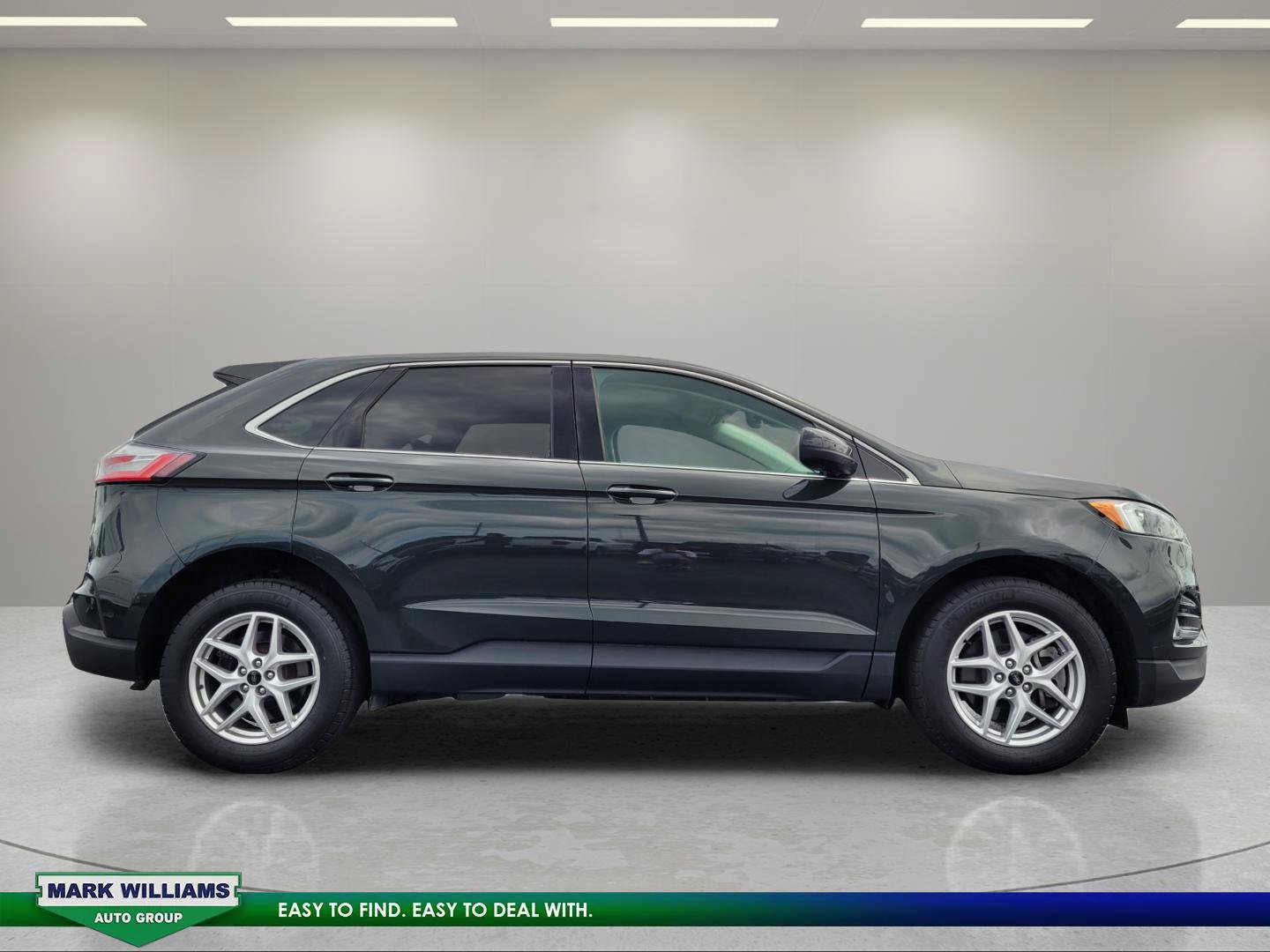Certified 2023 Ford Edge SEL w/ Convenience Package AWD/4WD image 2