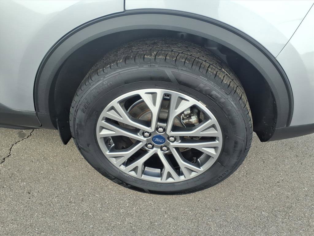 Certified 2022 Ford Escape SEL image 8