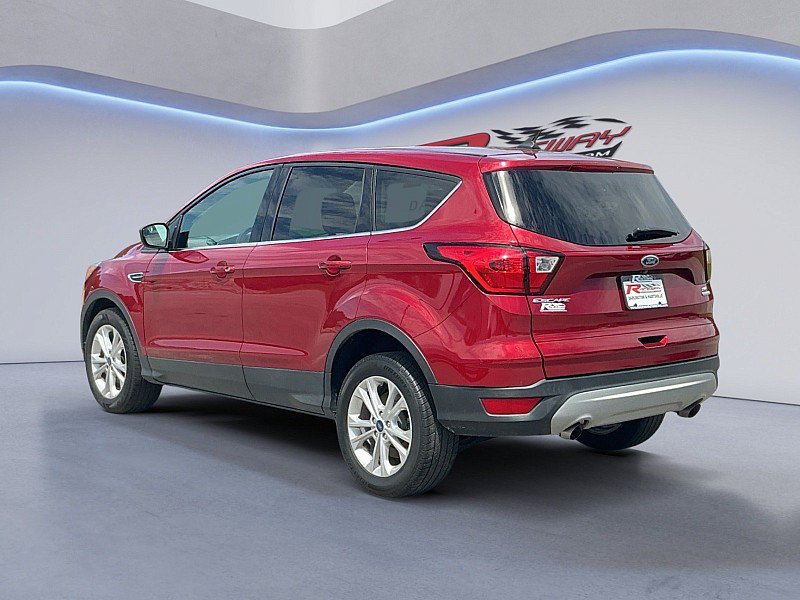 Certified 2019 Ford Escape SE FWD image 3