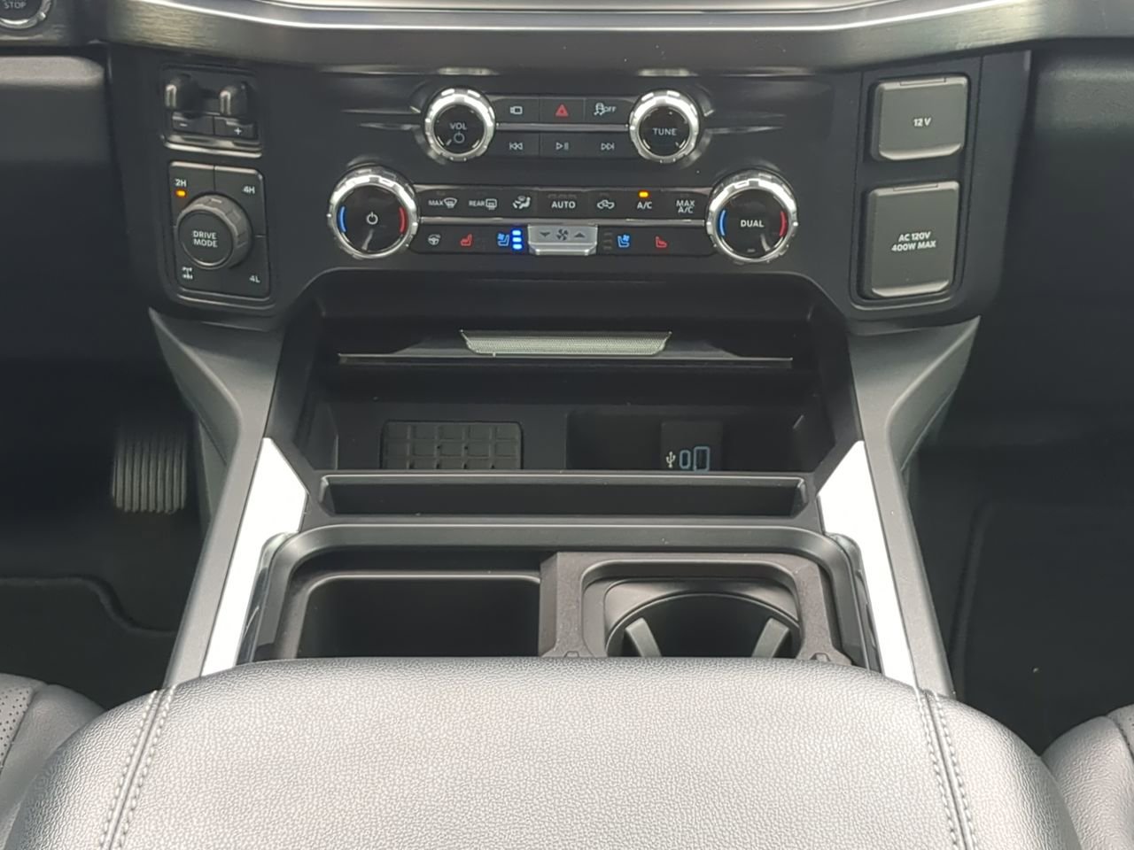 Certified 2025 Ford F250 Lariat w/ Lariat Ultimate Package AWD/4WD image 17