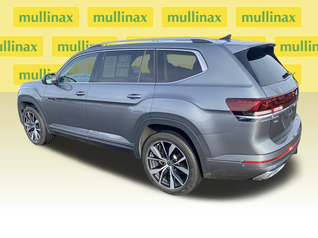 Used 2024 Volkswagen Atlas SEL Premium R-Line image 11