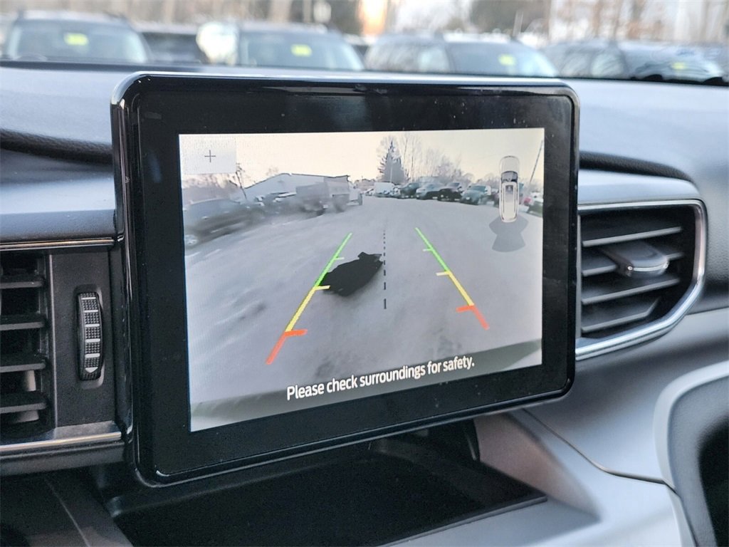 Certified 2022 Ford Explorer XLT w/ Equipment Group 202A image 23