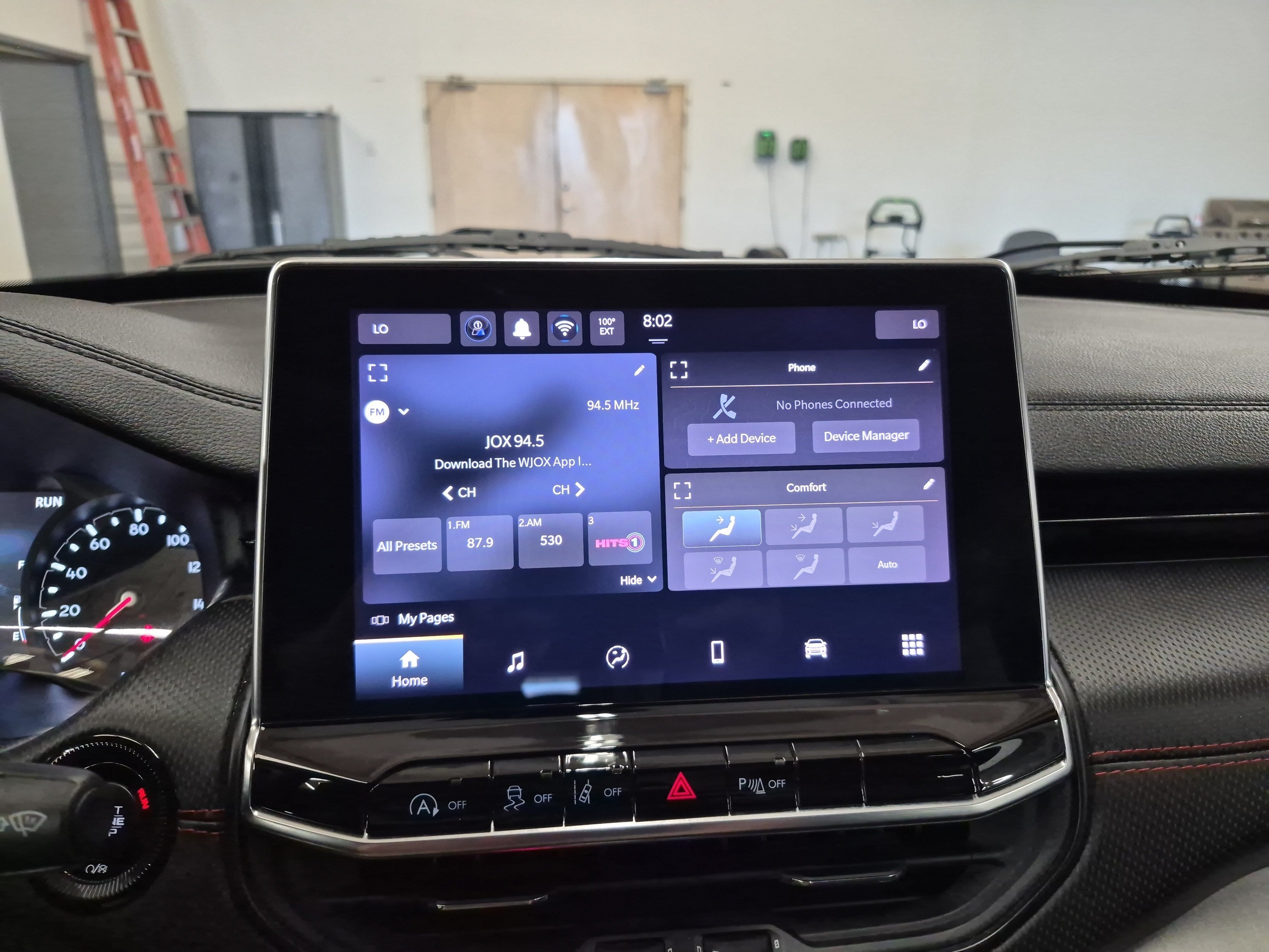 Used 2025 Jeep Compass Trailhawk AWD/4WD image 30