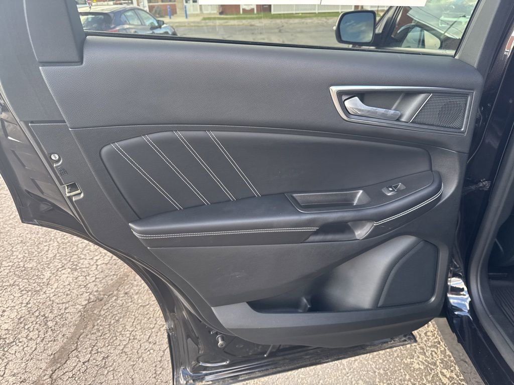 Certified 2022 Ford Edge ST image 37