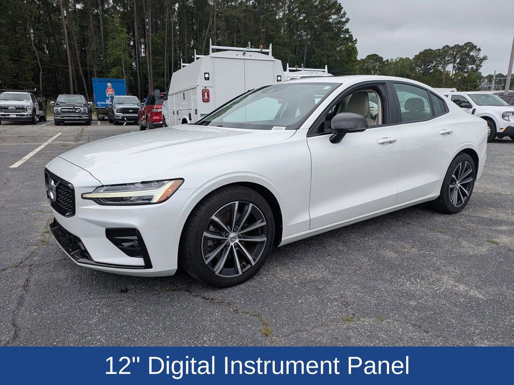 Used 2021 Volvo S60 T5 Momentum FWD image 9
