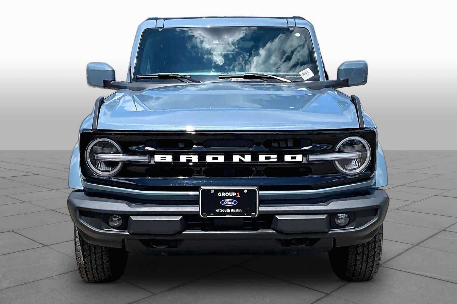 Certified 2025 Ford Bronco Outer Banks AWD/4WD image 4