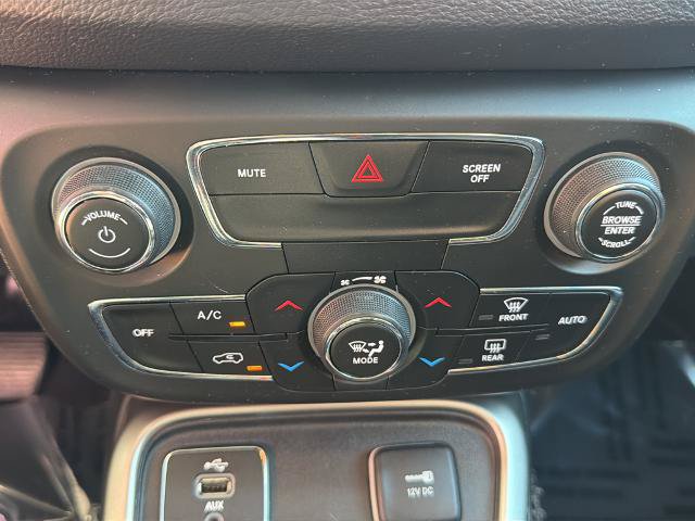 Used 2017 Jeep Compass Latitude w/ Popular Equipment Group FWD image 29