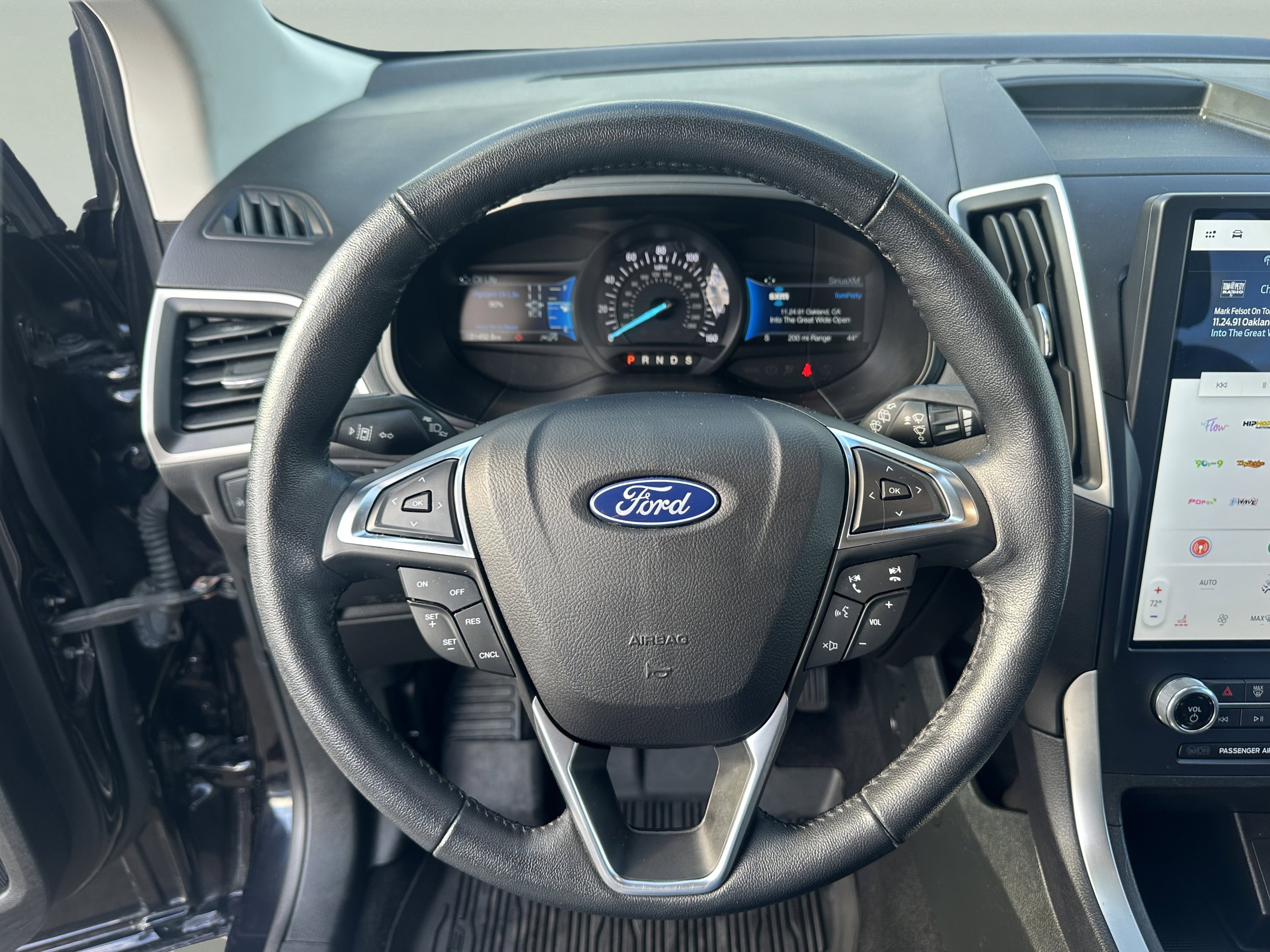 Certified 2023 Ford Edge SEL image 11