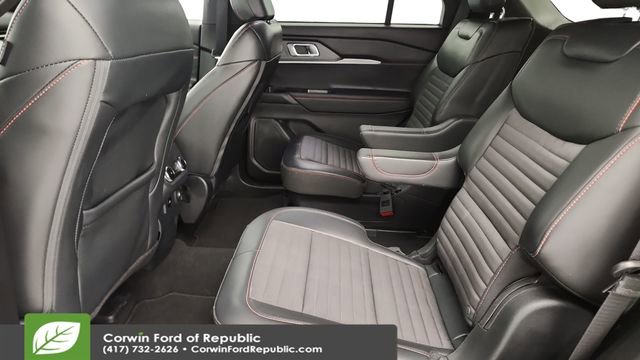 Certified 2025 Ford Explorer ST-Line image 28