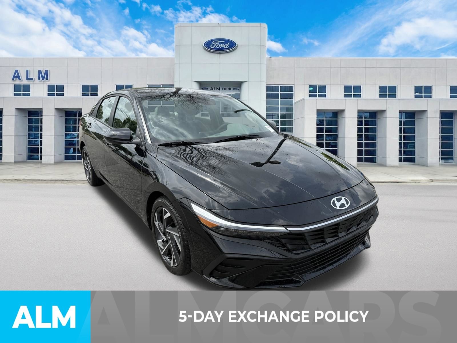 Used 2025 Hyundai Elantra Sport image 3