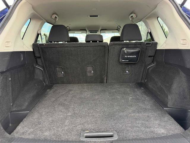 Used 2023 Nissan Rogue SV image 10