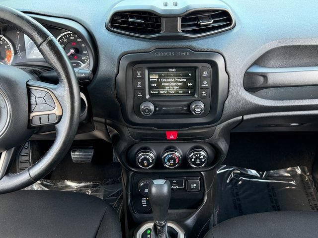 Used 2017 Jeep Renegade Latitude AWD/4WD image 26