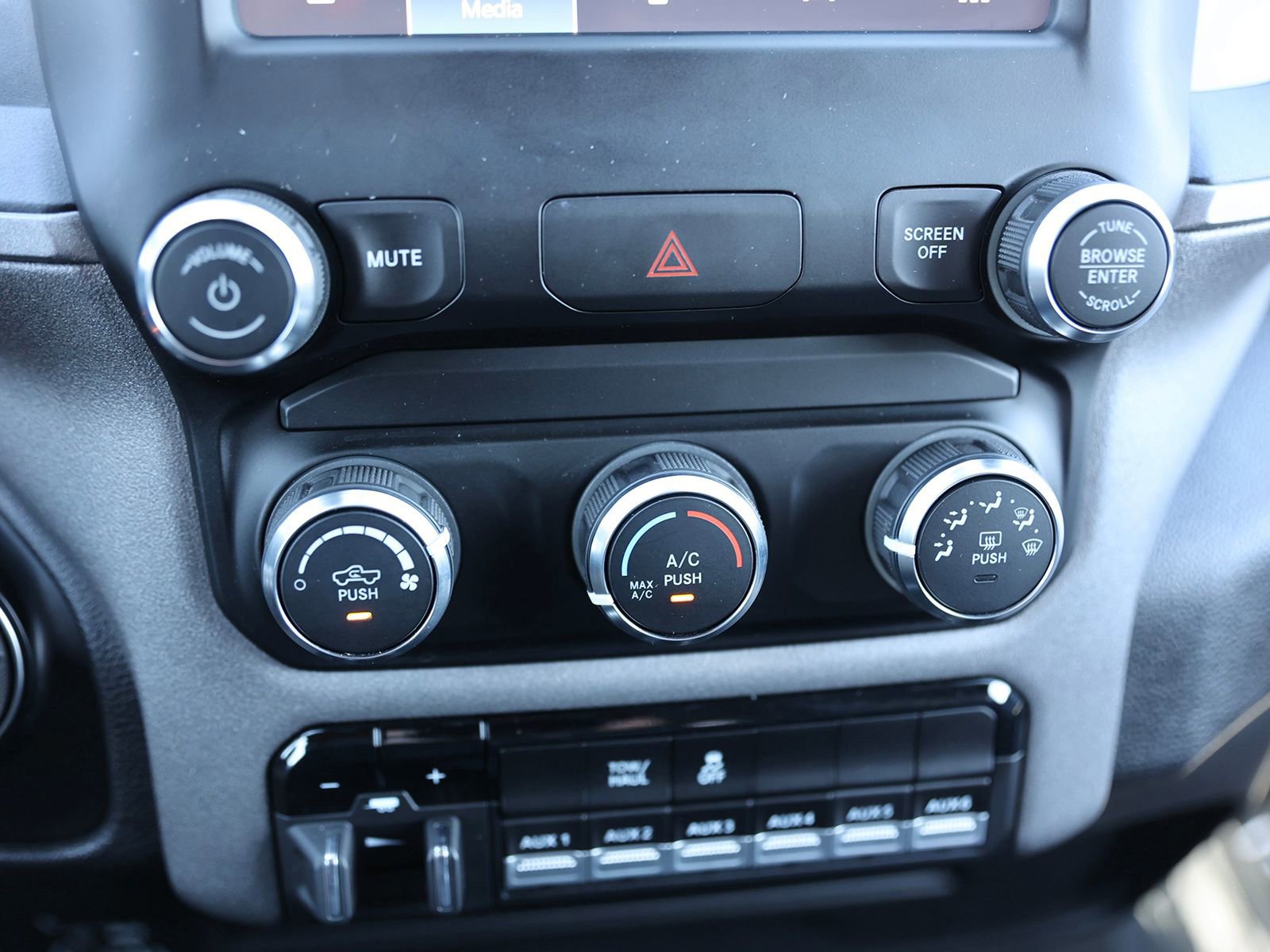 Used 2024 RAM 2500 Tradesman w/ Chrome Appearance Group image 26