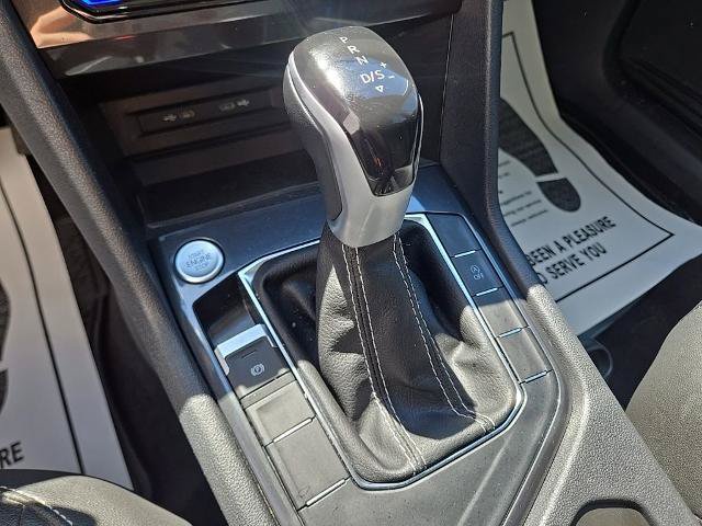 Used 2023 Volkswagen Tiguan SE w/ Panoramic Sunroof Package FWD image 32