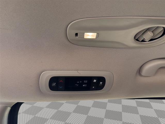 Used 2023 Chrysler Voyager LX FWD image 19