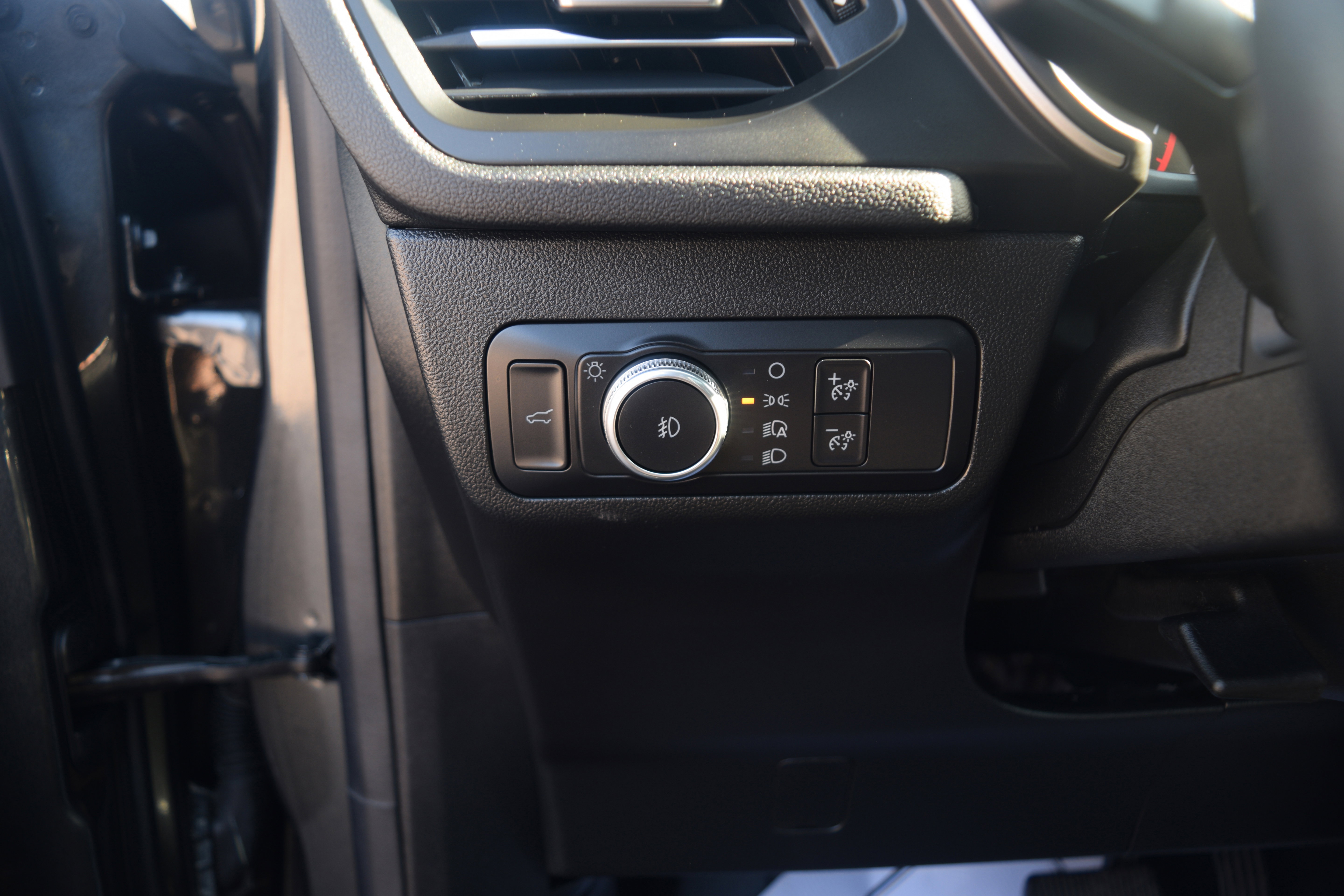 Certified 2020 Ford Escape SEL image 8