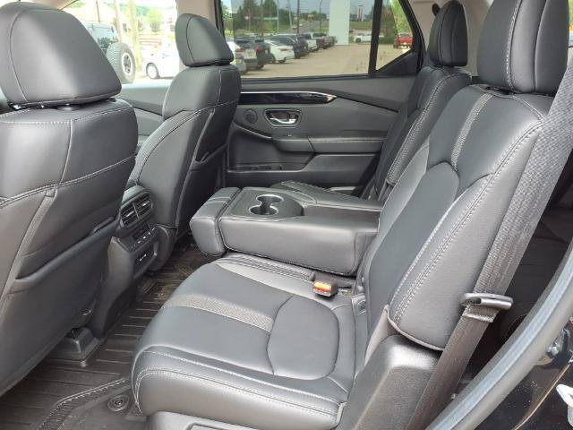 Used 2025 Honda Pilot Touring image 16