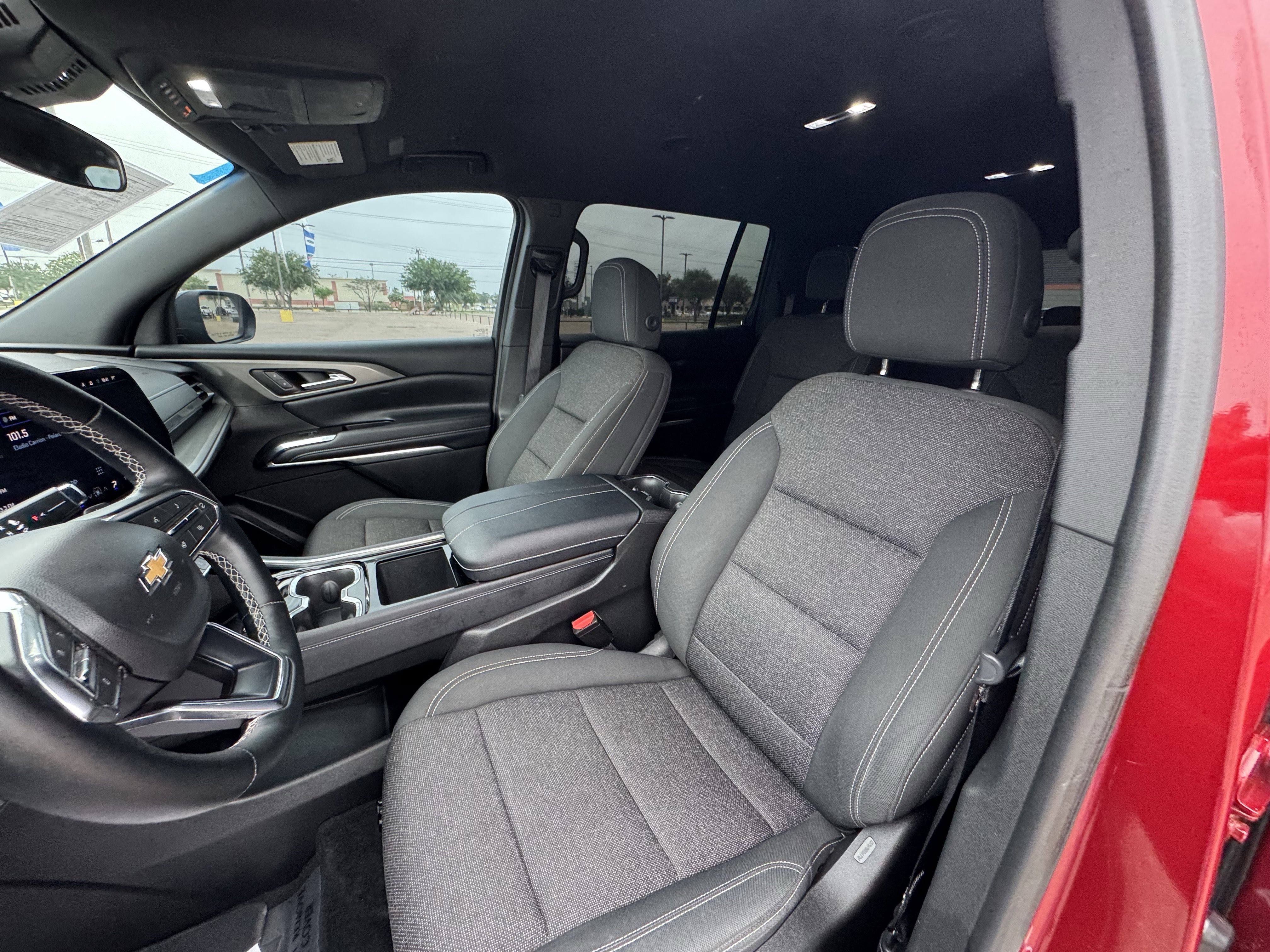 Used 2025 Chevrolet Traverse LT w/ LPO, Floor Liner Package FWD image 20