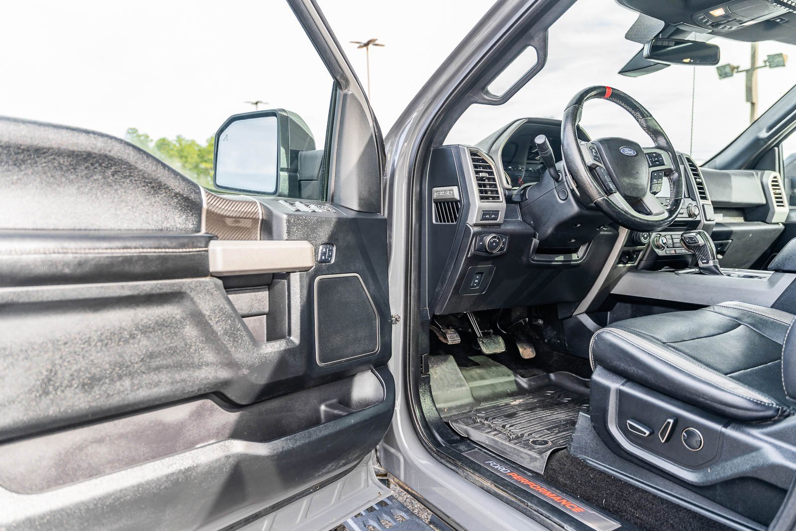 Certified 2018 Ford F150 Raptor w/ Equipment Group 802A Luxury image 16