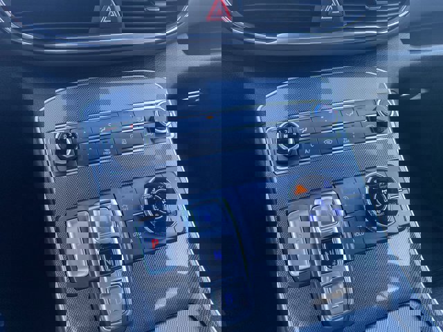 Used 2023 Hyundai Santa Fe SE image 17