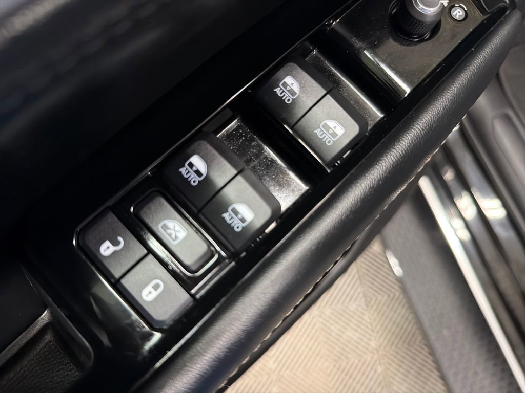 Used 2025 Jeep Wagoneer 4WD image 17