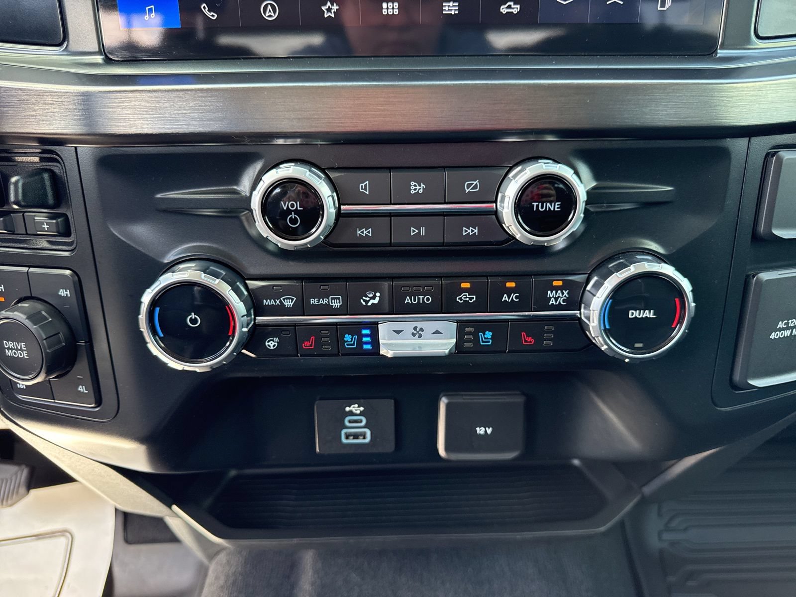 Certified 2023 Ford F350 Lariat w/ Sport Appearance Package AWD/4WD image 23