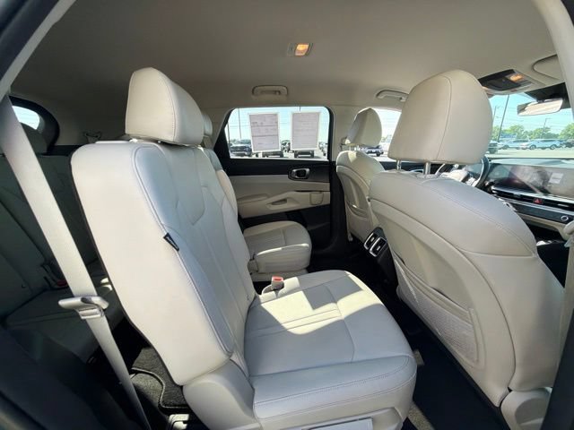 Used 2024 Kia Sorento EX FWD image 19