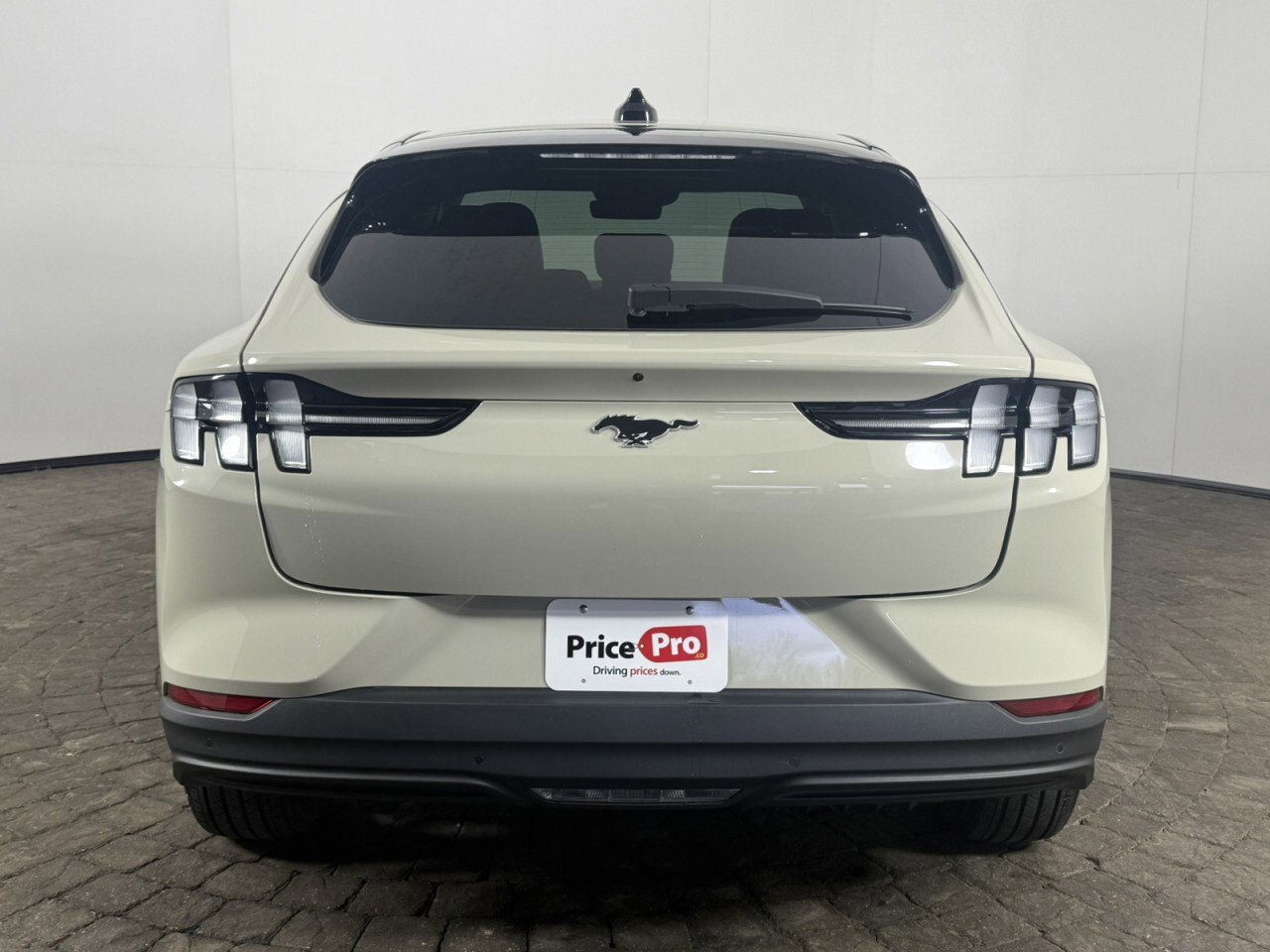 Certified 2025 Ford Mustang Mach-E Select w/ Comfort Package Lite image 6