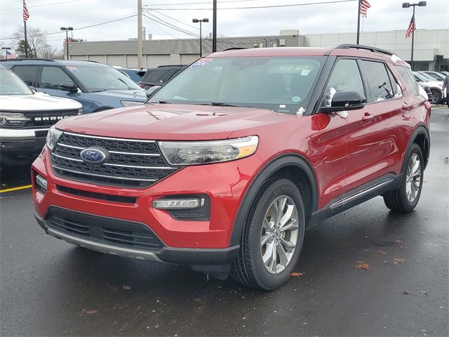Certified 2024 Ford Explorer XLT w/ Equipment Group 202A image 2