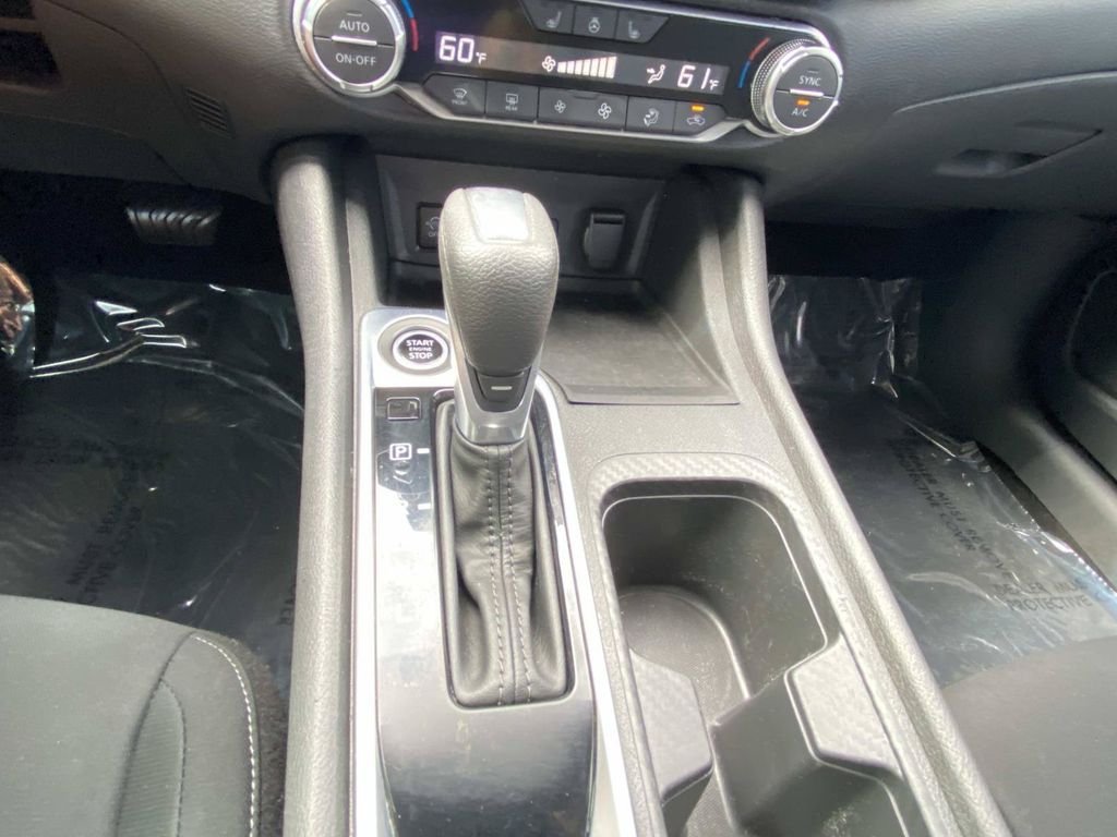 Used 2025 Nissan Sentra SV w/ All-Weather Package FWD image 31