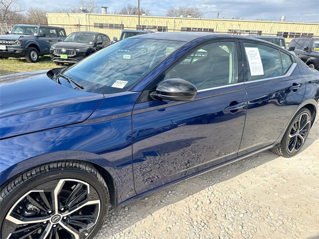 Used 2024 Nissan Altima 2.5 SR image 13