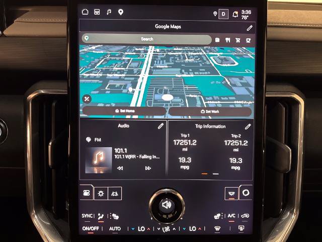 Used 2026 GMC Acadia Elevation w/ Elevation Premium Package FWD image 18