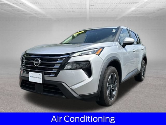Used 2024 Nissan Rogue SV AWD/4WD image 5